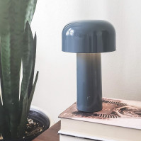 FLOS Bellhop Table - Bezdrátová dobíjecí LED stolní lampa od designérů E. Barber a J. Osgerby, stínitelná LED lampa se 4