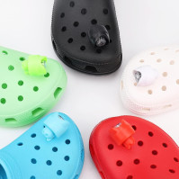 Pipihome 2ks světlomety pro boty Croc, IPX5 vodotěsné se 3 režimy svícení, malá světla pro ozdoby bot Croc Zábavné doplňky