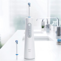 Oral-B AquaCare 6 Pro-Expert ústní irigátor, 2 náhradní trychtýře, mezizubní čistič s 6 režimy kartáčování