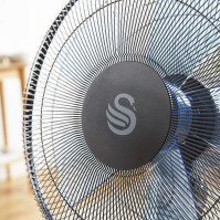 Swan Silence 16 palcový ventilátor na stojanu, 60 W, vestavěný časovač, 3 režimy, tichý režim, oscilační funkce