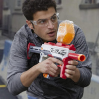 Nerf Pro Gelfire Mythic Blaster, 1600 hydratovaných gelfire kuliček, zásobník na 800 kuliček, s akumulátorem a ochranným