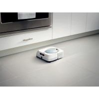 iRobot® Braava jet m613440 Ultimate Connected Robot Mop s Precision Jet Spray - Mokré vytírání a suché zametání