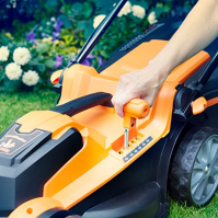 LawnMaster CLMF2437G Akumulátorová sekačka na trávu 24V Max 2x4,0Ah baterie, 37cm 300m² Mulčování 40L, 22-72mm 6-stupňové nastav