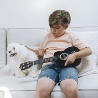 ADM sada sopránové ukulele pro děti a začátečníky, startovací sada ukulele s taškou, ladičkou, duhovými strunami, barevným popru