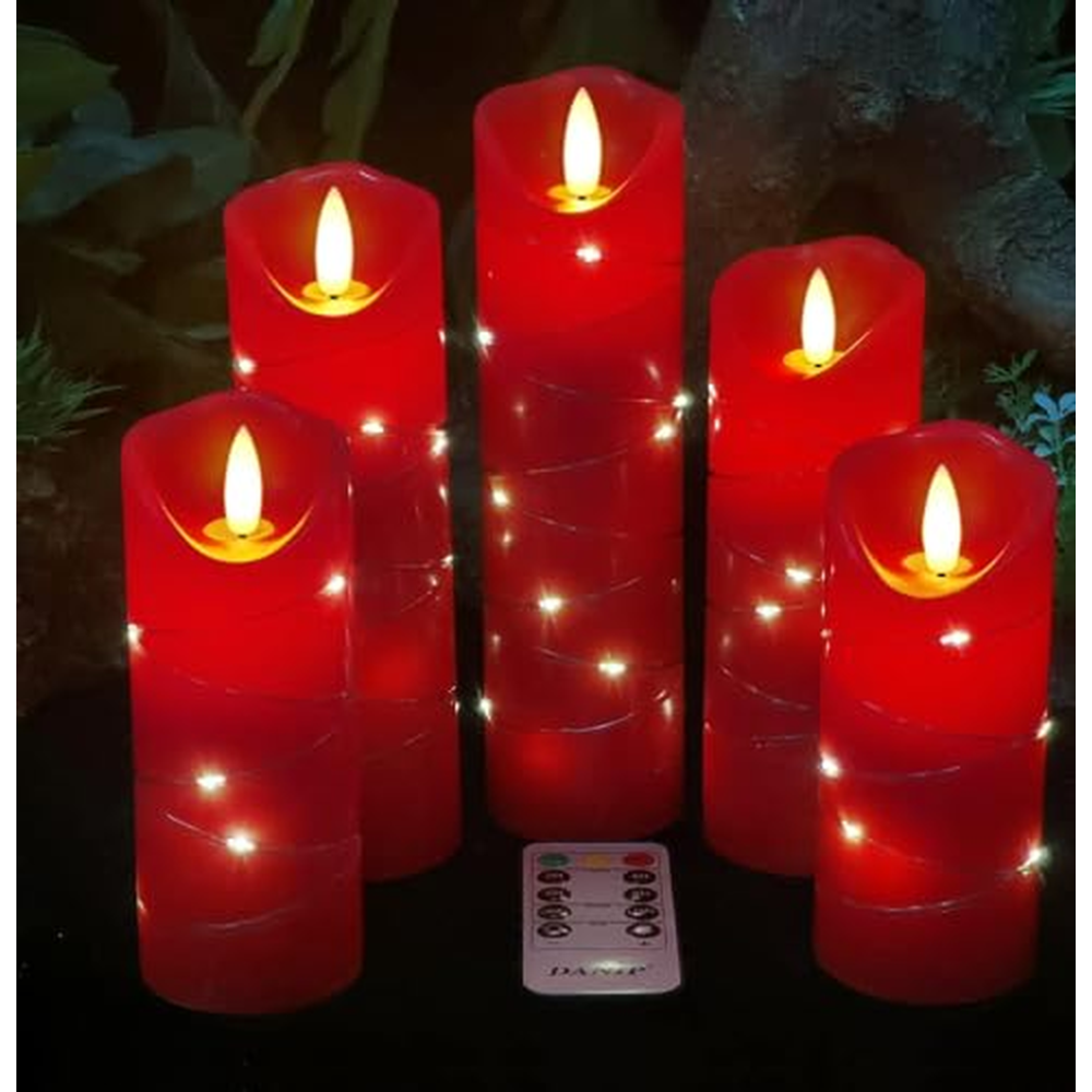 Red LED candle with built-in fairy lights je červená LED svíčka s vestavěným vějířem s pohádkovými světly. Svíčka má dálkový ovl