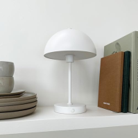 Dyberg Larsen Stockholm Table Lamp 2.0 White | Dobíjecí stolní lampa | Noční lampička s výdrží baterie 6 hodin