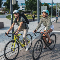 LIVALL Smart Bike Helmet, Bluetooth kola přilba s předními a zadními LED světly, světly na otočení a varování při brzdění