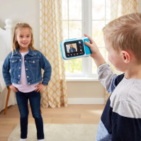 VTech KidiZoom PrintCam. Pořizujte fotografie a selfie pomocí barevné obrazovky a okamžitě vytiskněte až 80 černobílých sn.